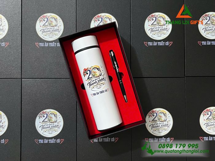 Bộ Quà Tặng (Bình & Bút) In Khắc Logo 20 Năm Cuộc Hẹn Với Thanh Xuân Trường THPT Nguyễn Hữu Huân