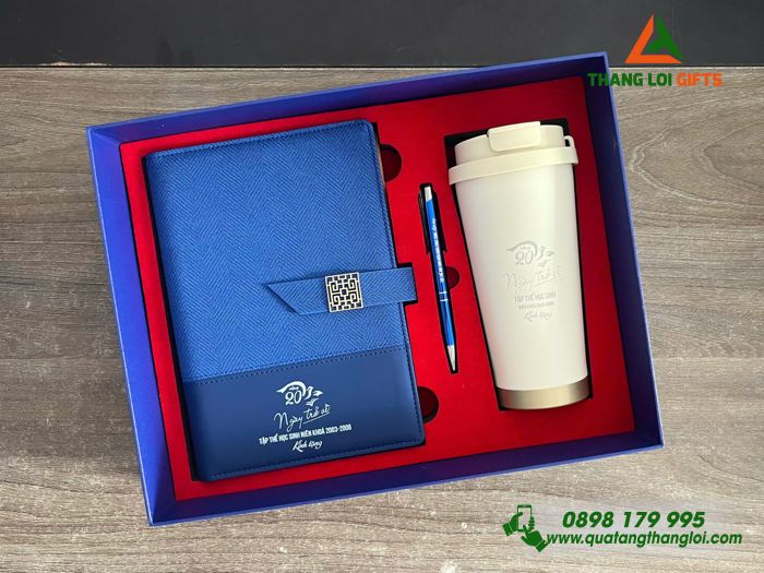 Set Quà Tặng (Sổ + Ly + Bút) In Khắc 20 Năm Ngày Trở Về Của Cựu Học Sinh Làm Quà Tri Ân Thầy Cô