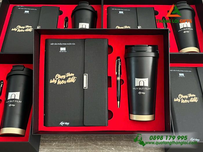 Giftset Quà Tặng (Sổ+ Ly+ Bút) Cao Cấp Màu Đen In Khắc Logo Huy Bụt Film Làm Quà Tặng Phim Ảnh