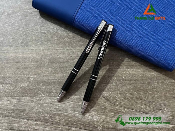 Bút Bi Kim Loại Bấm Màu Đen Khắc Nội Dung Theo Yêu Cầu