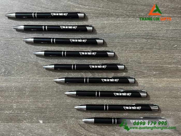 Bút Bi Kim Loại Bấm Màu Đen Khắc Nội Dung Theo Yêu Cầu
