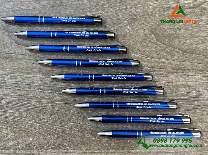 Bút Bi Kim Loại Bấm Màu Xanh Khắc Tên Sự Kiện Làm Quà Tặng Phật Giáo