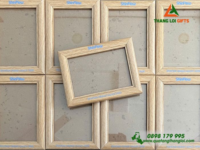 Khung Hình Gỗ Để Bàn & Treo Tường In Logo Doanh Nghiệp ShinFlow