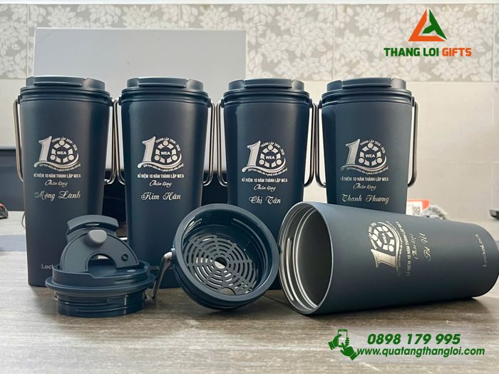 Ly Giữ Nhiệt Lock&Lock LHC4269 540ml Màu Xanh Navy Khắc Logo Kỷ Niệm 10 Năm Thành Lập Trung Tâm Anh Ngữ Tây Âu Mỹ