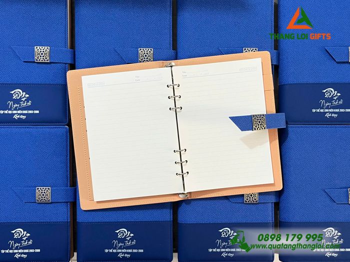 Sổ Da Cao Cấp Màu Xanh In Logo Kỷ Niệm 20 Năm Ngày Trở Về Làm Quà Tặng
