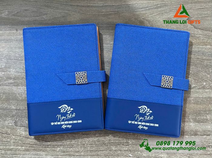 Sổ Da Cao Cấp Màu Xanh In Logo Kỷ Niệm 20 Năm Ngày Trở Về Làm Quà Tặng