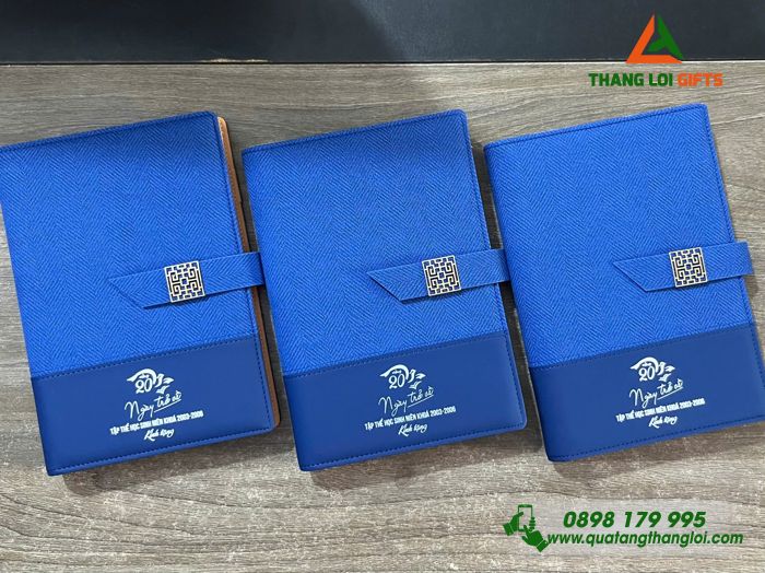 Sổ Da Cao Cấp Màu Xanh In Logo Kỷ Niệm 20 Năm Ngày Trở Về Làm Quà Tặng