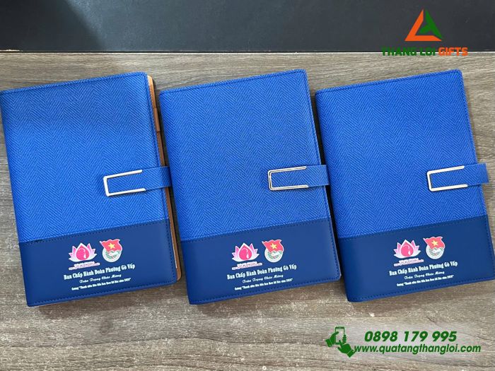 Sổ Da Bìa Còng Màu Xanh In Logo Đoàn Thanh Niên Cộng Sản Làm Quà Tặng Đại Hội