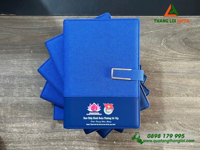 Sổ Da Bìa Còng Màu Xanh In Logo Đoàn Thanh Niên Cộng Sản Làm Quà Tặng Đại Hội