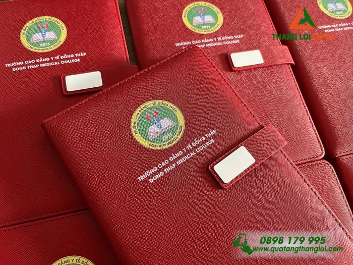 Sổ Dán Gáy A5 Màu Đỏ In Logo Trường Cao Đẳng Y Tế Đồng Tháp