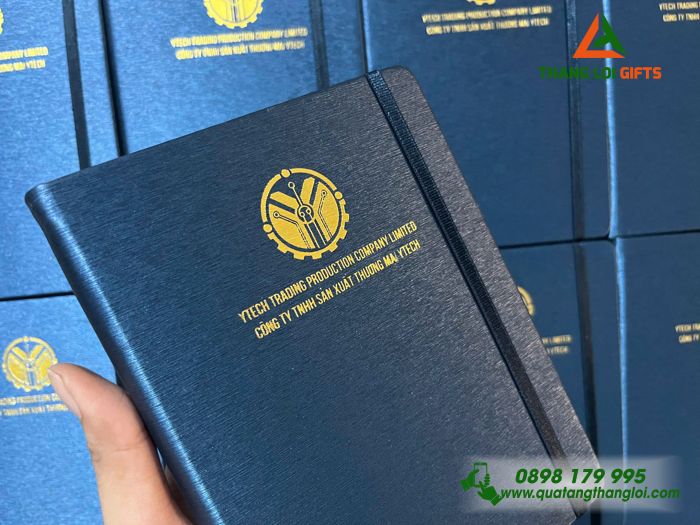 Sổ Dán Gáy A5 Màu Xanh Ép Kim Vàng Logo Doanh Nghiệp Y TECH Làm Quà Tặng Khách Hàng VIP 