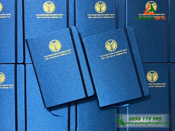 Sổ Dán Gáy A5 Màu Xanh Ép Kim Vàng Logo Doanh Nghiệp Y TECH Làm Quà Tặng Khách Hàng VIP 