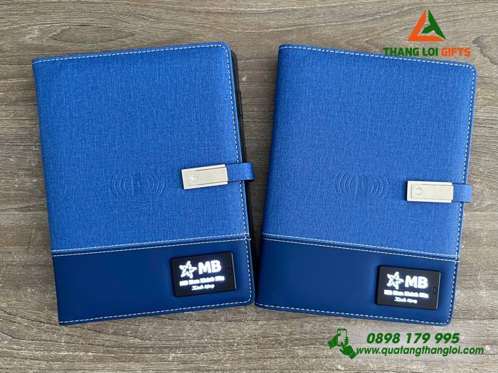 Sổ Tay Đa Năng 8.000mAh Màu Xanh Khắc Logo Ngân Hàng MB Làm Quà Tặng