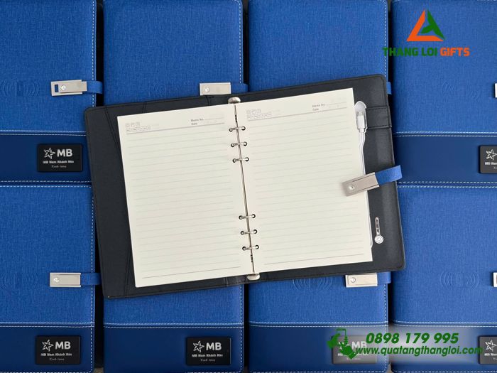 Sổ Tay Đa Năng 8.000mAh Màu Xanh Khắc Logo Ngân Hàng MB Làm Quà Tặng