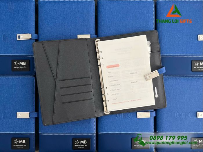 Sổ Tay Đa Năng 8.000mAh Màu Xanh Khắc Logo Ngân Hàng MB Làm Quà Tặng