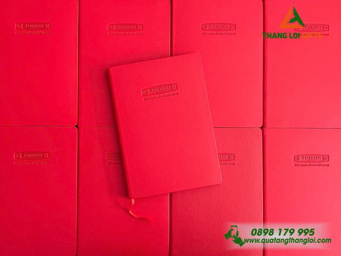 Sổ Tay Dán Gáy A5 Màu Đỏ Dập Chìm Logo Doanh Nghiệp THIBIDI