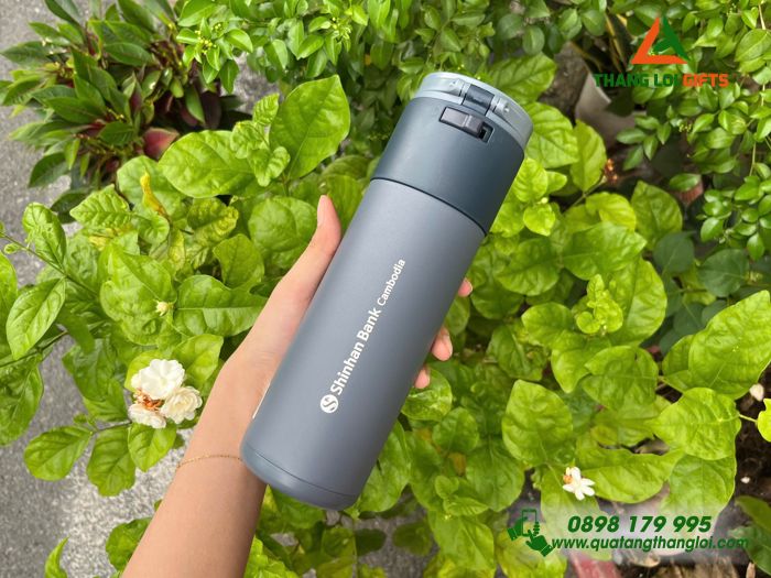 Bình Giữ Nhiệt Lock&Lock LHC3275 490ml Màu Xanh Navy Khắc Logo Ngân Hàng Shinhan Bank Cambodia Làm Quà Tặng