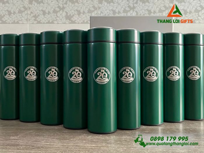 Bình Giữ Nhiệt 500ml Màu Xanh Lá Khắc Logo 20 Năm Trở Về Trường THPT Nguyễn Viết Xuân