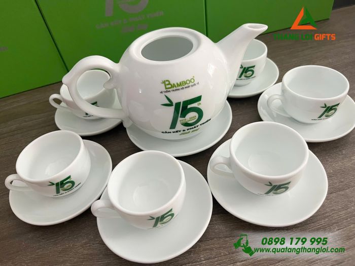 Bộ Ấm Trà Gốm Sứ Cao Cấp In Logo TRường Hội Nhập Quốc Tế BAMBOO