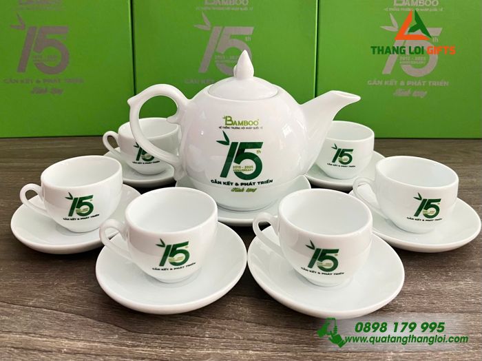 Bộ Ấm Trà Gốm Sứ Cao Cấp In Logo TRường Hội Nhập Quốc Tế BAMBOO