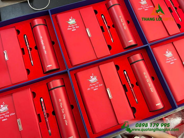 Giftset Quà Tặng (Sổ+ Bình+ Bút) Màu Đỏ In Khắc Tên Cô Giáo Làm Quà Tặng Trường Mầm Non 22