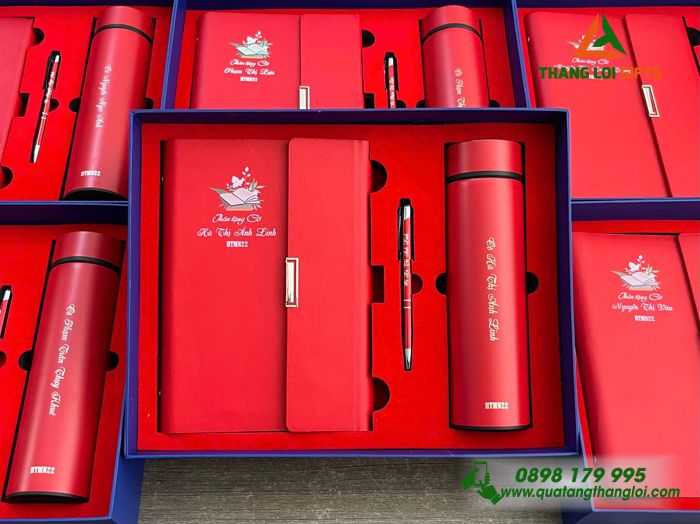 Giftset Quà Tặng (Sổ+ Bình+ Bút) Màu Đỏ In Khắc Tên Cô Giáo Làm Quà Tặng Trường Mầm Non 22