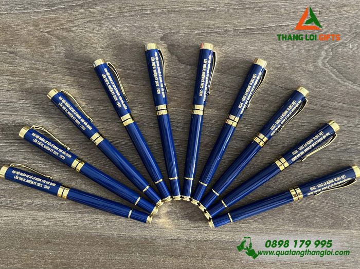Bút Kim Loại Nắp Màu Xanh Khoen Vàng Khắc Tên Đại Hội Đoàn 