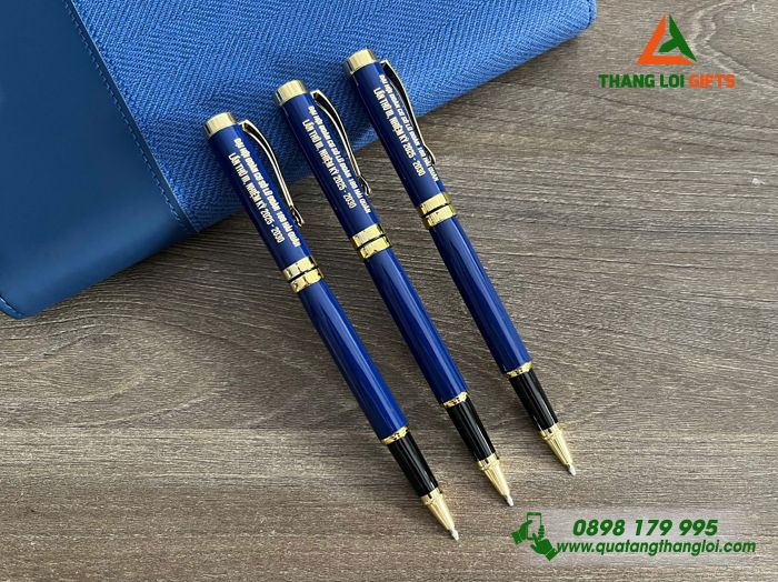 Bút Kim Loại Nắp Màu Xanh Khoen Vàng Khắc Tên Đại Hội Đoàn 