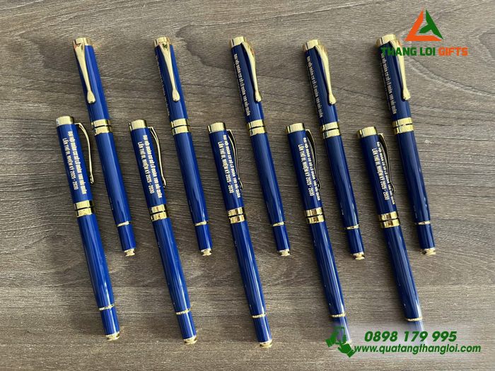 Bút Kim Loại Nắp Màu Xanh Khoen Vàng Khắc Tên Đại Hội Đoàn 