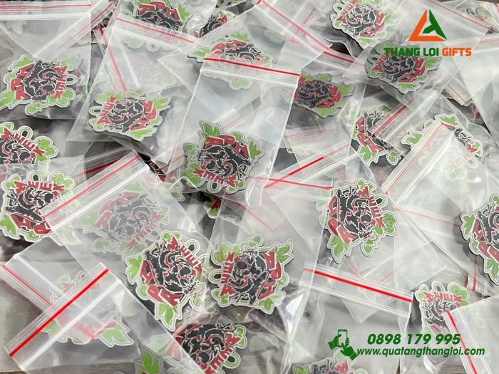 Huy Hiệu Cài Áo Đồng Ăn Mòn Logo IPA WEEK Làm Quà Tặng Sự Kiện