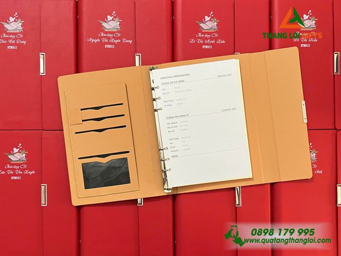 Sổ Tay Bìa Còng Gập 3 Màu Đỏ In Tên Làm Quà Tặng