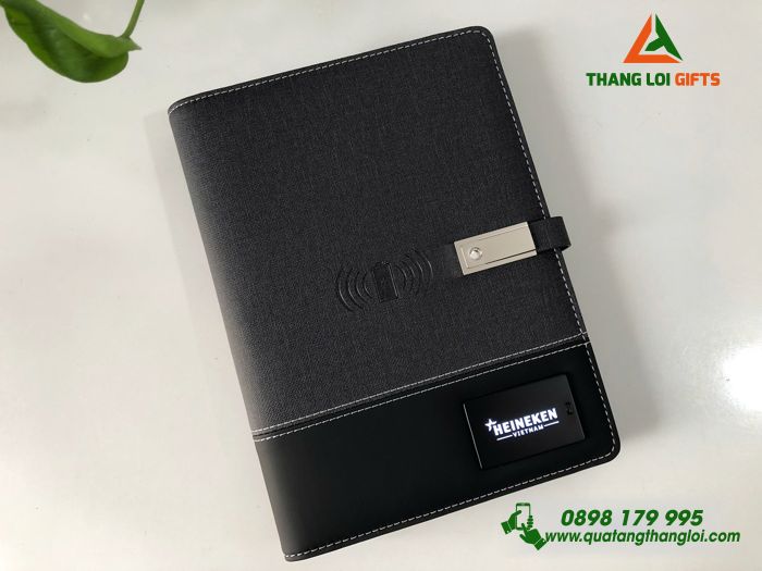 Sổ Tay Đa Năng 4in1 8.000mAh Màu Đen Khắc Logo HEINEKEN Làm Quà Tặng