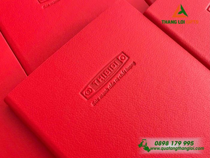 Sổ Tay Dán Gáy A5 Màu Đỏ Dập Logo Doanh Nghiệp THIBIDI