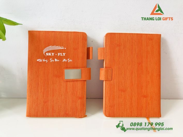 Sổ Da Dán Gáy A5 Màu Cam Ép Kim Bạc Logo Doanh Nghiệp SKY FLY