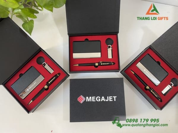Bộ quà tặng Hộp namecard, Bút ký và USB Khắc logo MEGAJET (8)