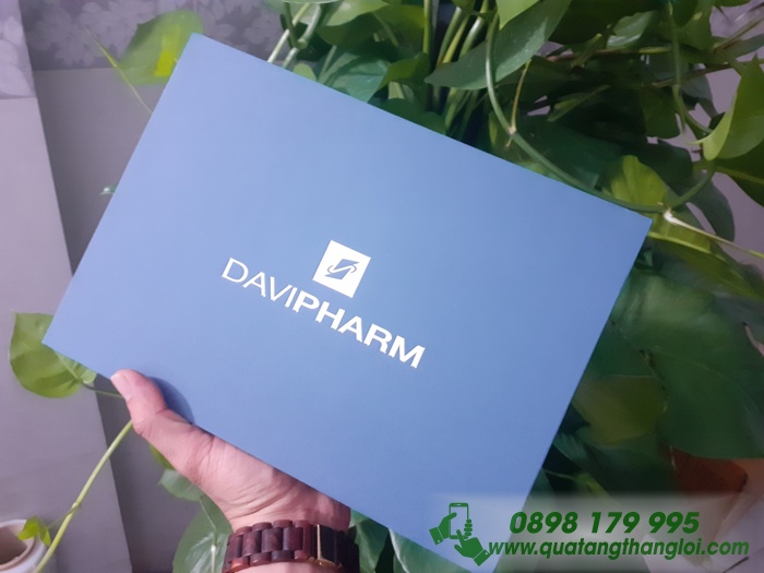 Hộp Đựng quà Âm Dương ép kim bạc logo DAVIPHARM làm quà tặng khách hàng