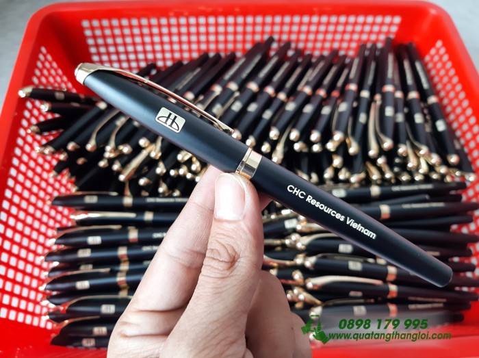 Bút Kim Loại nắp mở khắc logo CHC Resources Vietnam