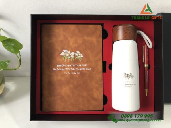 Giftset (So tay, Binh & But) - In khac noi dung Tri an Thay Co Truong PTT (7)