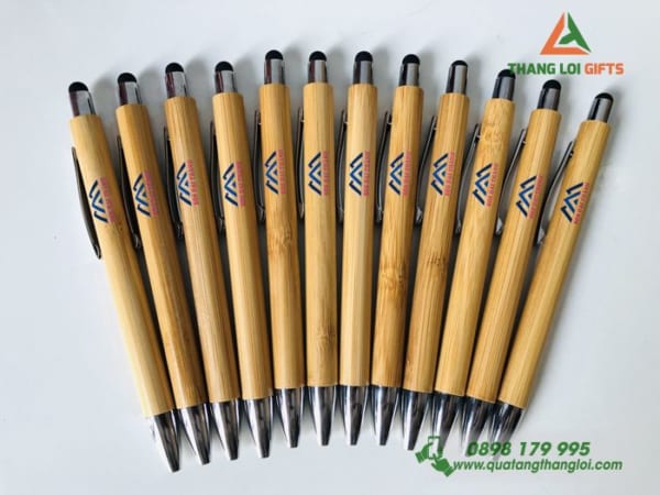 Bút bi bấm gỗ tre in logo BĐS Đại Thành