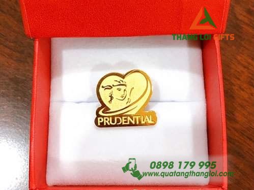 Huy hieu kim loai an mon kim loai - Xi ma vang - Logo bao hiem nhan tho Prudential (4)