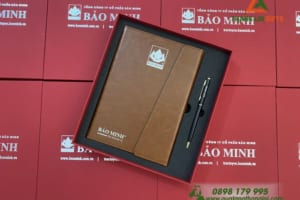 Quà tặng Bảo hiểm Bộ giftset Sổ tay & Bút ký In logo Bảo hiểm Bảo Minh (1)