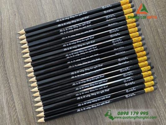 Bút chì gỗ có gôm Màu đen In logo Kelly Pang (1)