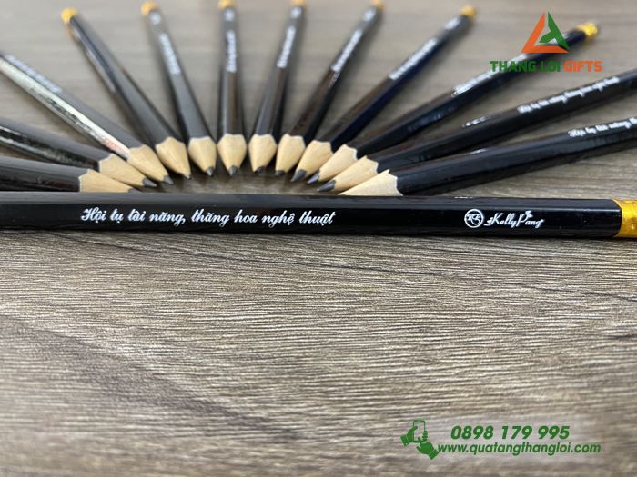 Bút chì gỗ có gôm Màu đen In logo Kelly Pang (6)