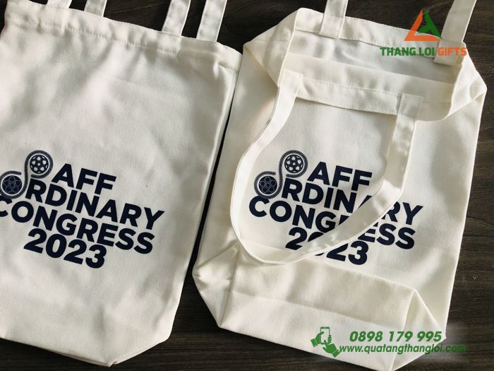 Túi vải canvas Màu trắng In logo doanh nghiệp AFF làm quà tặng tri ân khách hàng.