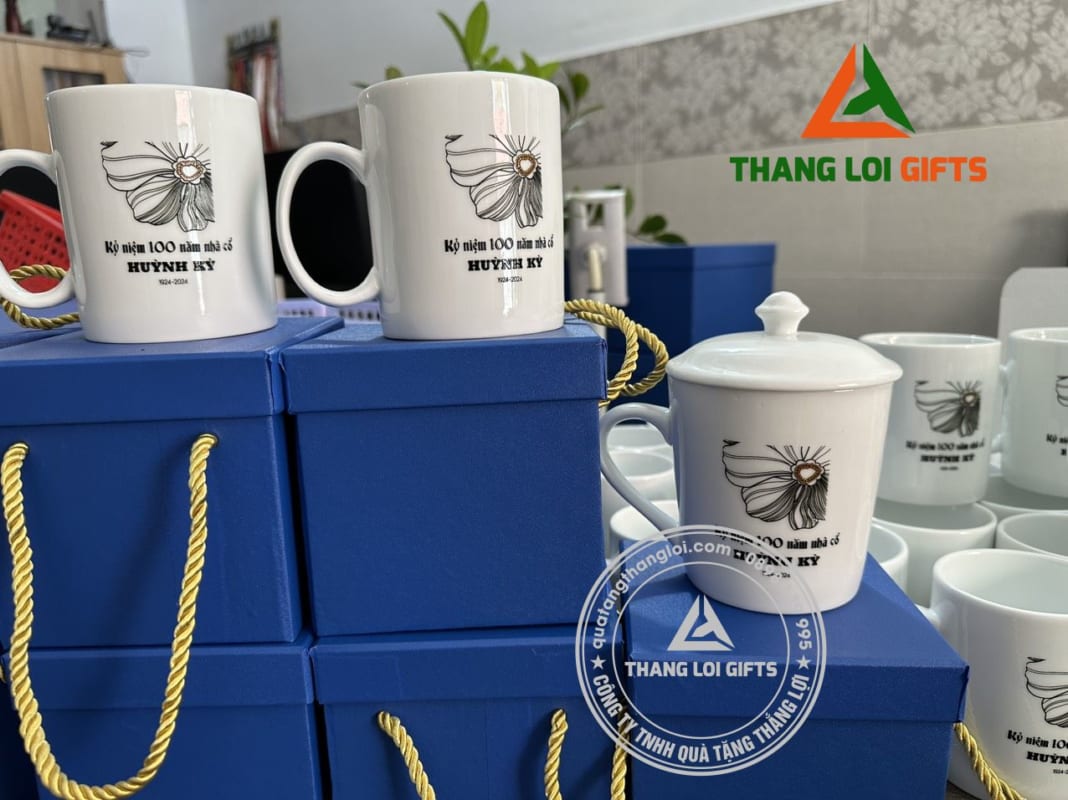 Quà tặng gây Ấn Tượng: Ly sứ Cao cấp - In khắc logo HUỲNH KỲ HOTEL