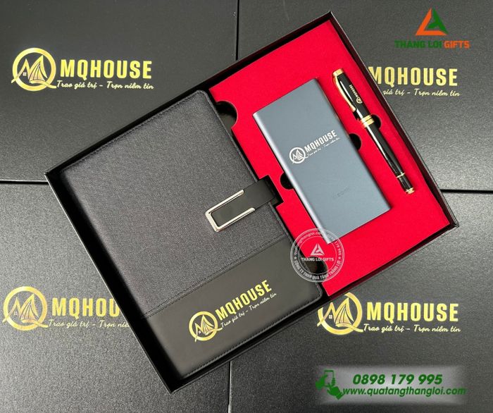 Bộ quà tặng (Sổ+ Pin+ Bút) - In khắc logo doanh nghiệp MQHOUSE