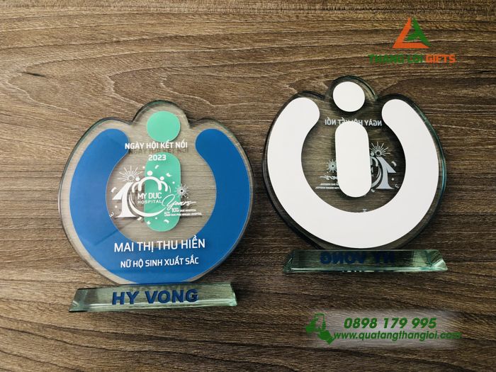 Cúp pha lê tuyên dương - In logo Bệnh viện Mỹ Đức