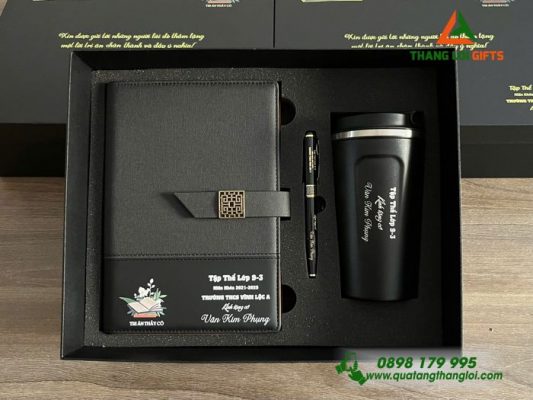 Combo Quà Tặng (Sổ+ Ly+ Bút) Màu Đen. - In Khắc Trường THCS Vĩnh Lộc A