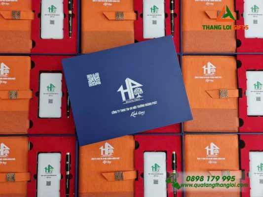 Combo Quà Tặng (Sổ Tay+ Pin Sạc+ Bút Ký) - In Khắc Logo Doanh Nghiệp Hoàng Phát