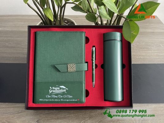 Bộ Quà Tặng (Sổ Tay+ Bình Giữ Nhiệt+ Bút Ký) Màu Xanh Lá - In Khắc Logo, Nội Dung Làm Theo Yêu Cầu